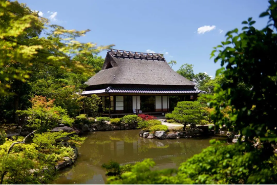 依水園